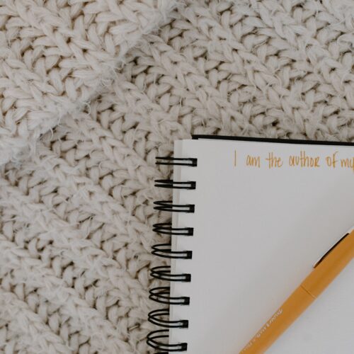 picture of an affirmation that says i am the author of my story