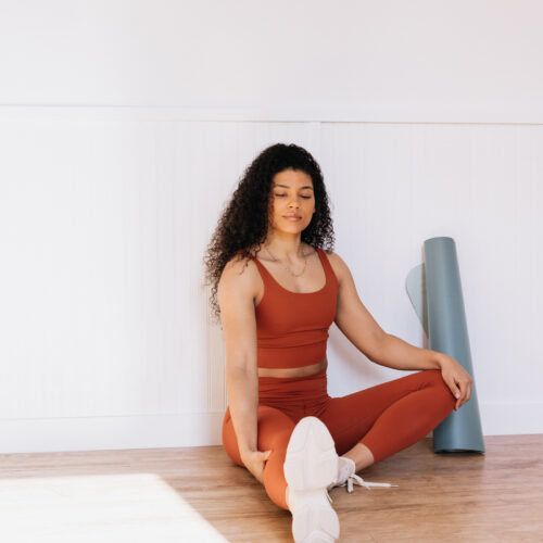 woman using meditation for weight loss